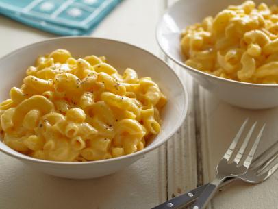 How to Make Ree's Famous Mac + Cheese
