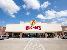 The Top 10 Foods You Need to Try If You Pass By a Buc-ee’s